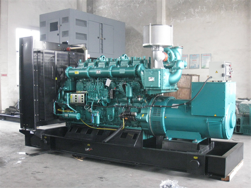 博厚镇200KW 柴油发电机的油耗是多少？